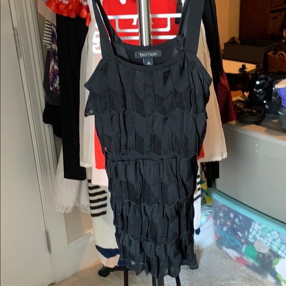 Black sleeveless top - Picture 1 of 4